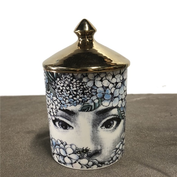 New! Blue Floral Face Storage Jar - Picture 2 of 6